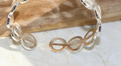 Silver beauty bangle