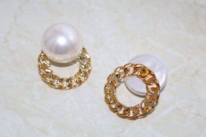 Golden pearl Earring