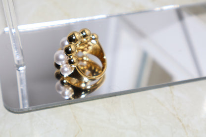 Tiny celebrations ring