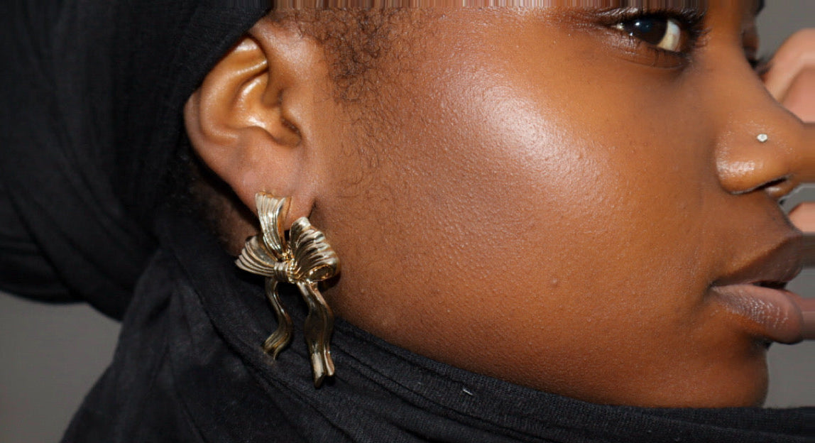 Golden bow earrings