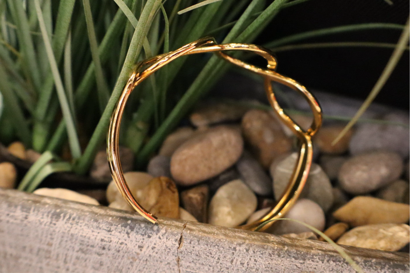 Loop bangle