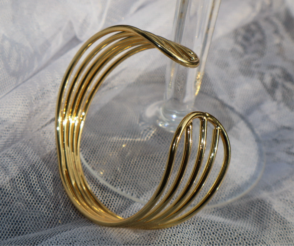 Aurabella bangle
