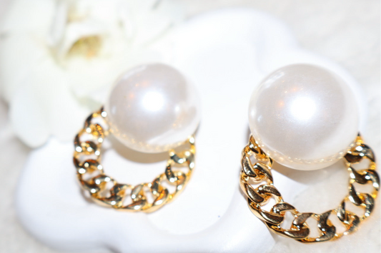Golden pearl Earring